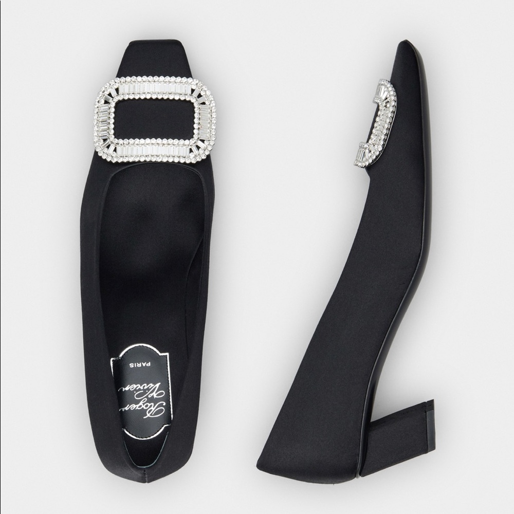 NEW! Roger Vivier Belle Vivier Pilgrim Buckle Pumps in Satin